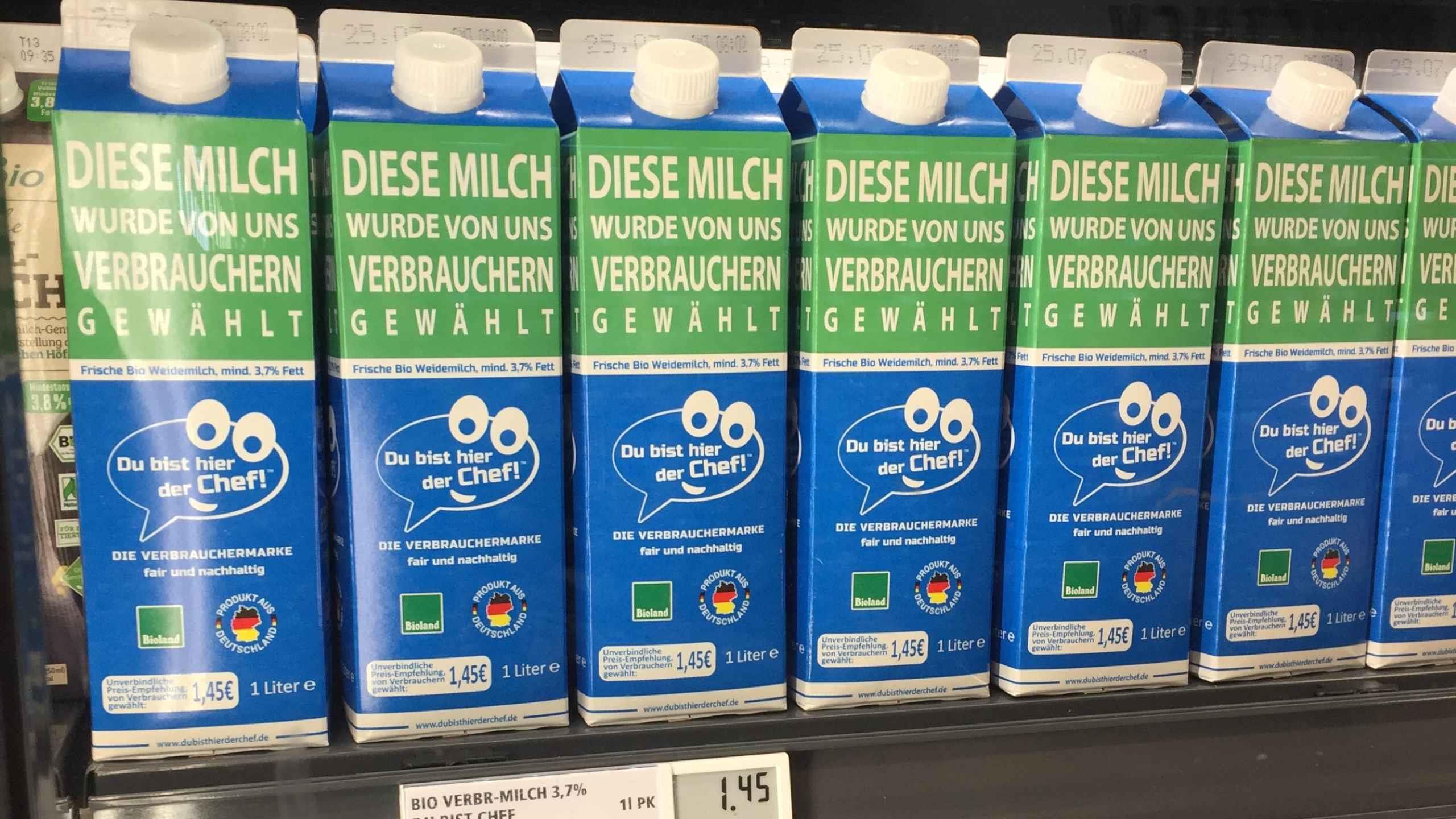 Verbraucher-Milch im Regal