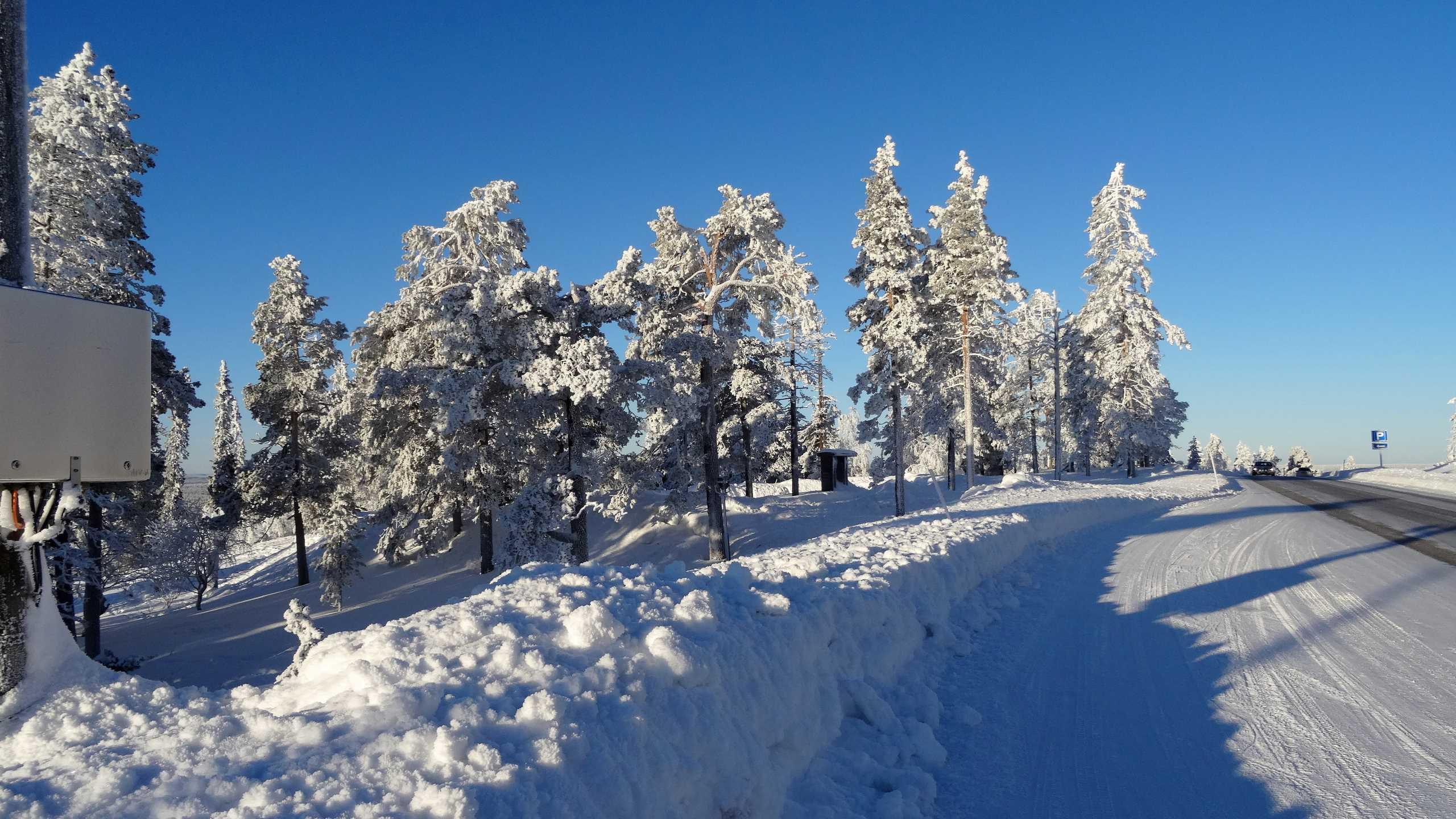 Mit dem PKW im Winter auf dem Weg von Kittilä nach Kiruna