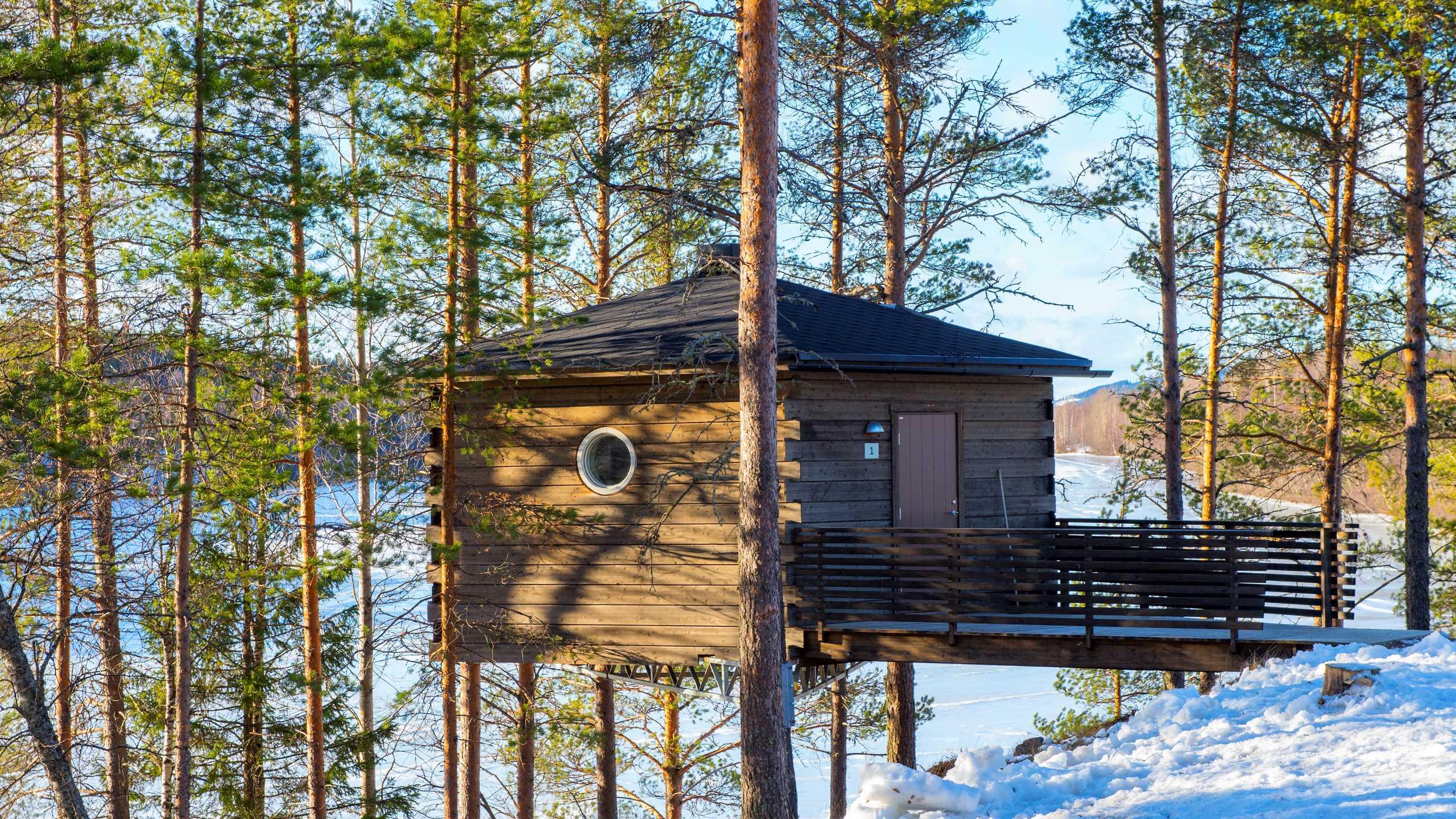 Komfortabel übernachten im Baumhotel Granö Beckasin